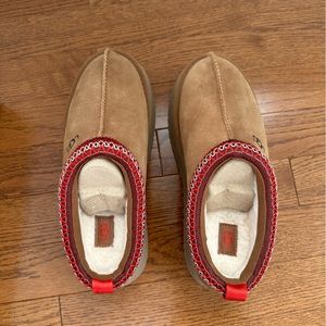 BRAND NEW - UGG TAZ SLIPPER - CHESTNUT